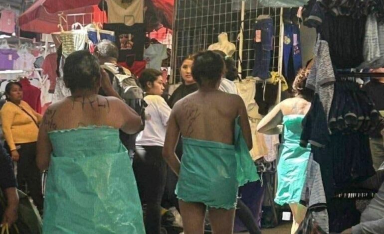 Comerciantes «encueran» a tres mujeres acusadas de robo en Texmelucan