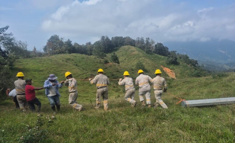 CFE logra restablecer casi por completo la energía eléctrica en Puebla tras las intensas lluvias