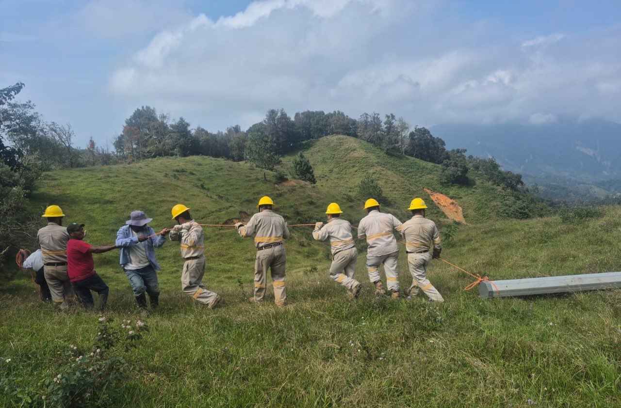 CFE logra restablecer casi por completo la energía eléctrica en Puebla tras las intensas lluvias