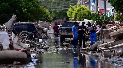 Japón tiende la mano tras las inundaciones en México
