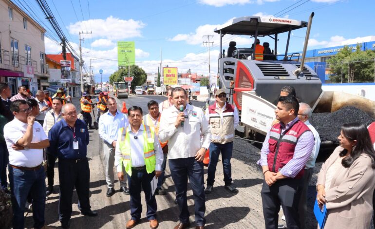 Supervisa gobernador Armenta pavimentación en Camino Real a Cholula y Zavaleta