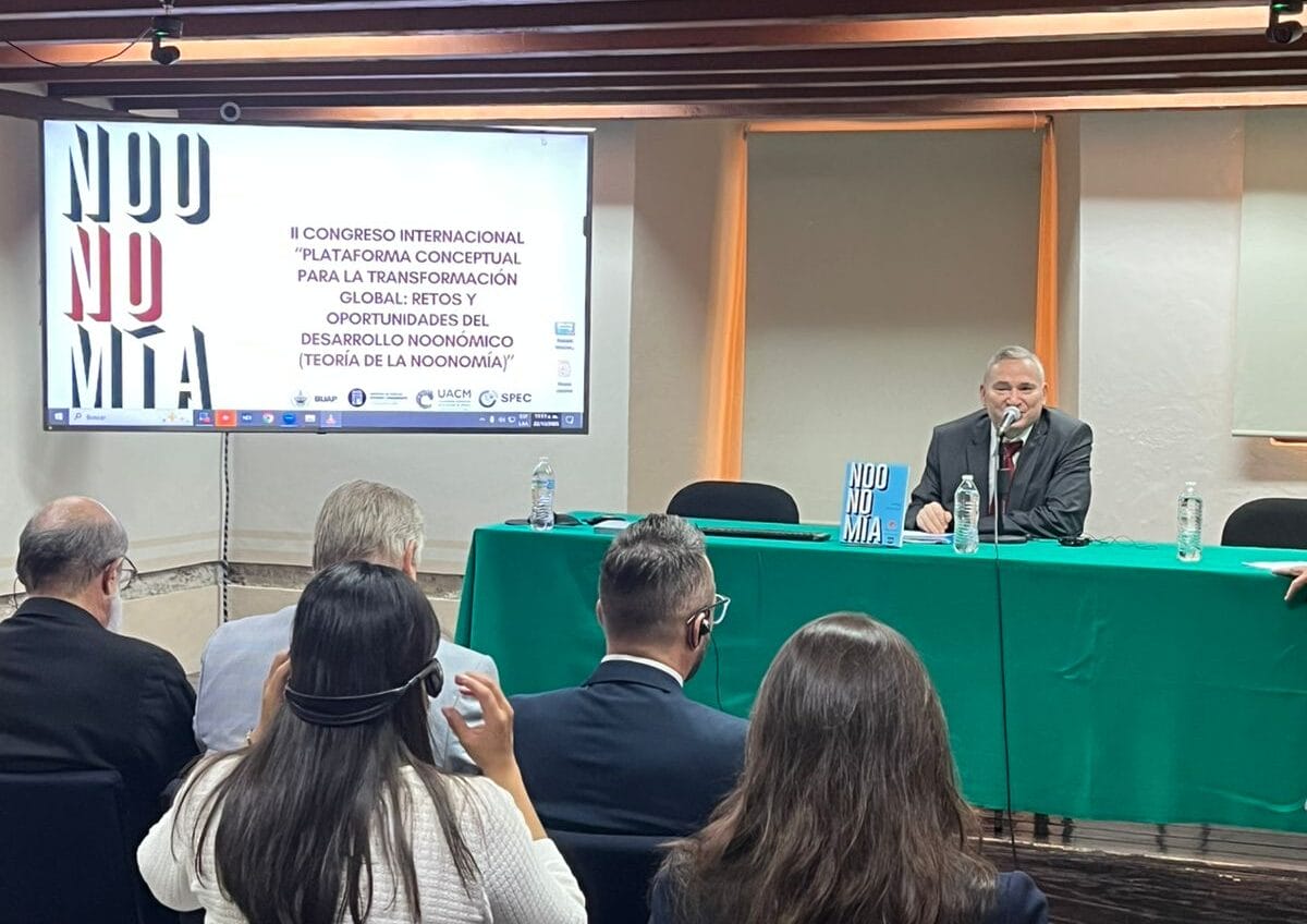 Sergey Bodrunov propone en la BUAP un modelo económico basado en el conocimiento