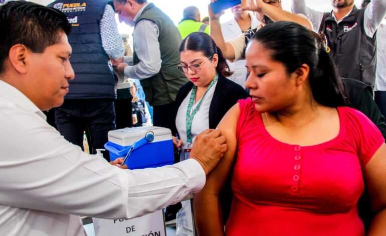 Inicia Campaña Nacional de Vacunación Invernal en Xicotepec