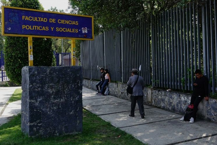 Evacuan la FCPyS de la UNAM por amenaza de bomba