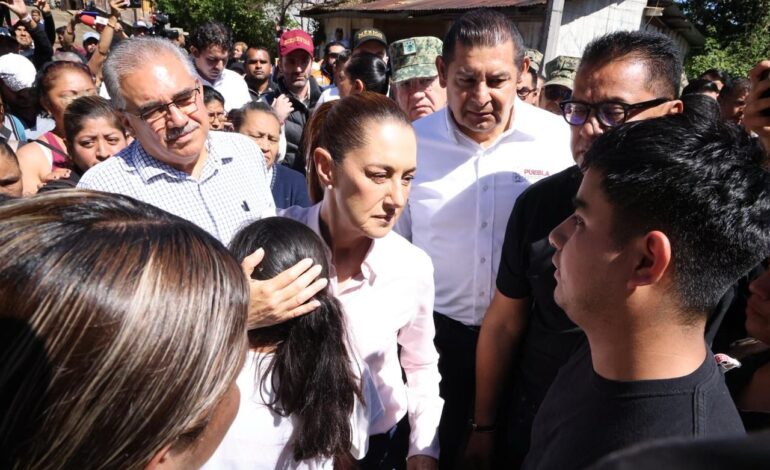 Cobija y atiende presidenta Sheinbaum a damnificados en Huauchinango: No vamos a dejar desamparado a nadie