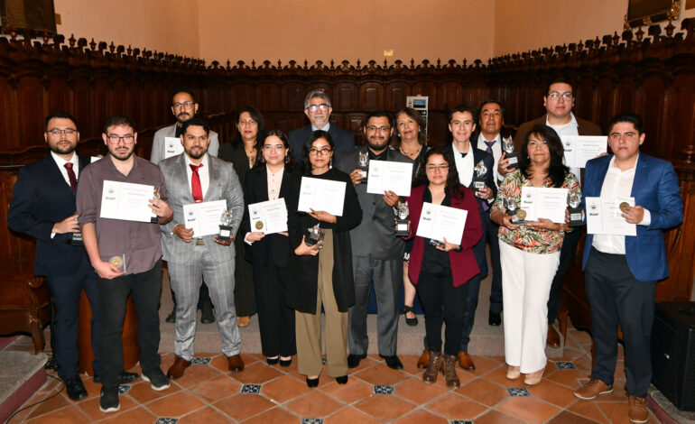 Se entrega Premio a la Mejor Tesis de Posgrado BUAP 2025