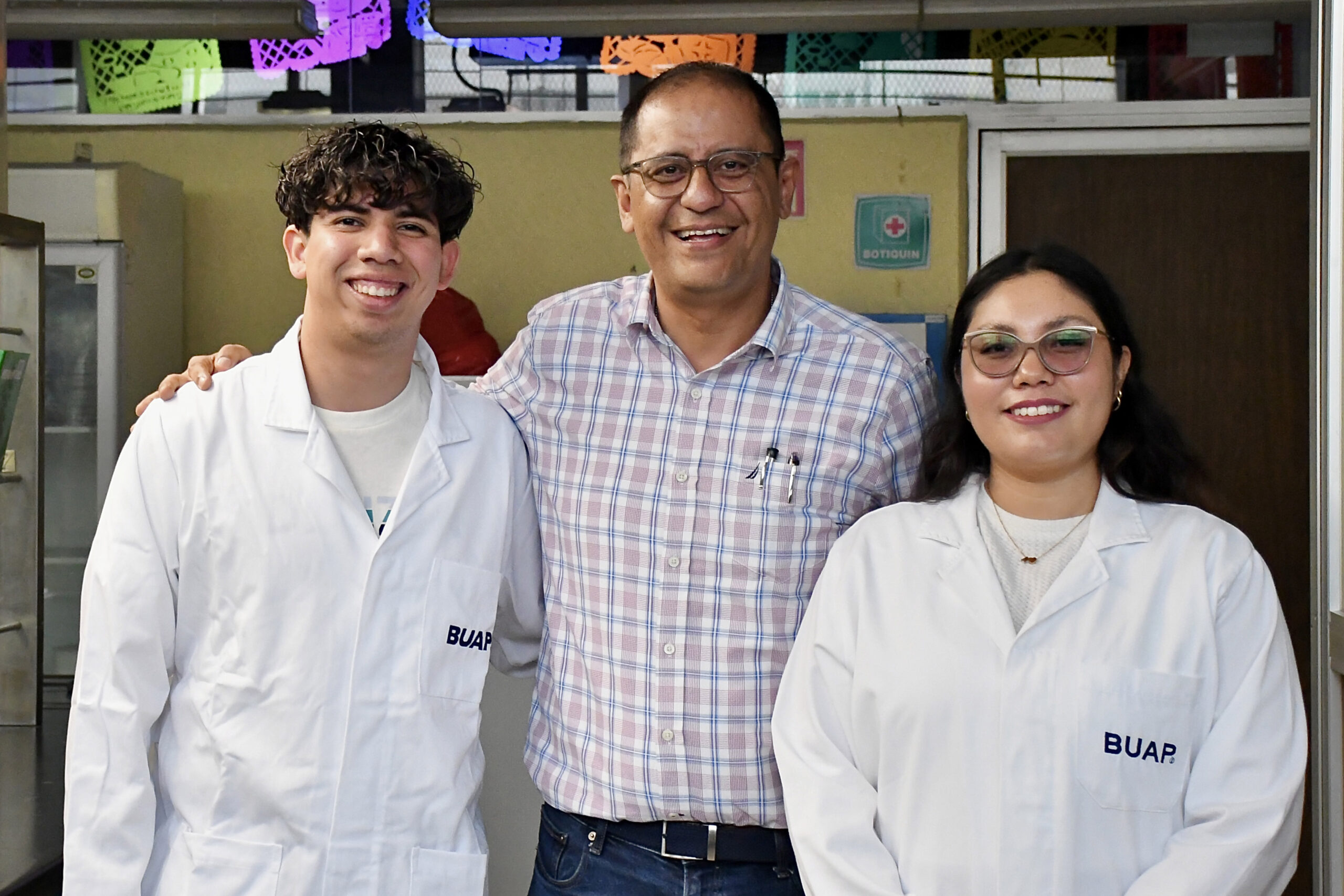 En la BUAP se estudian antimicrobianos de origen natural