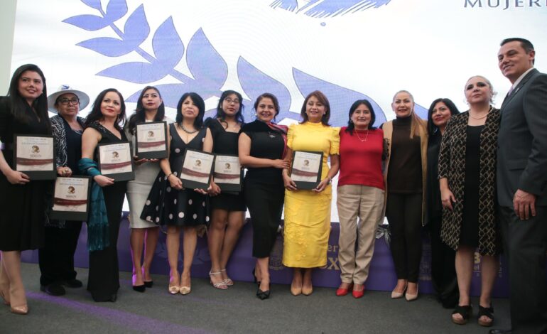 Gobierno de Puebla entrega Premio Carmen Serdán 2025 a mujeres transformadoras