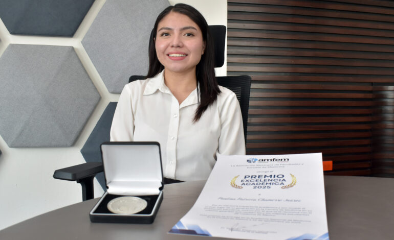 Obtiene pasante de Medicina de la BUAP Premio a la Excelencia Académica 2025