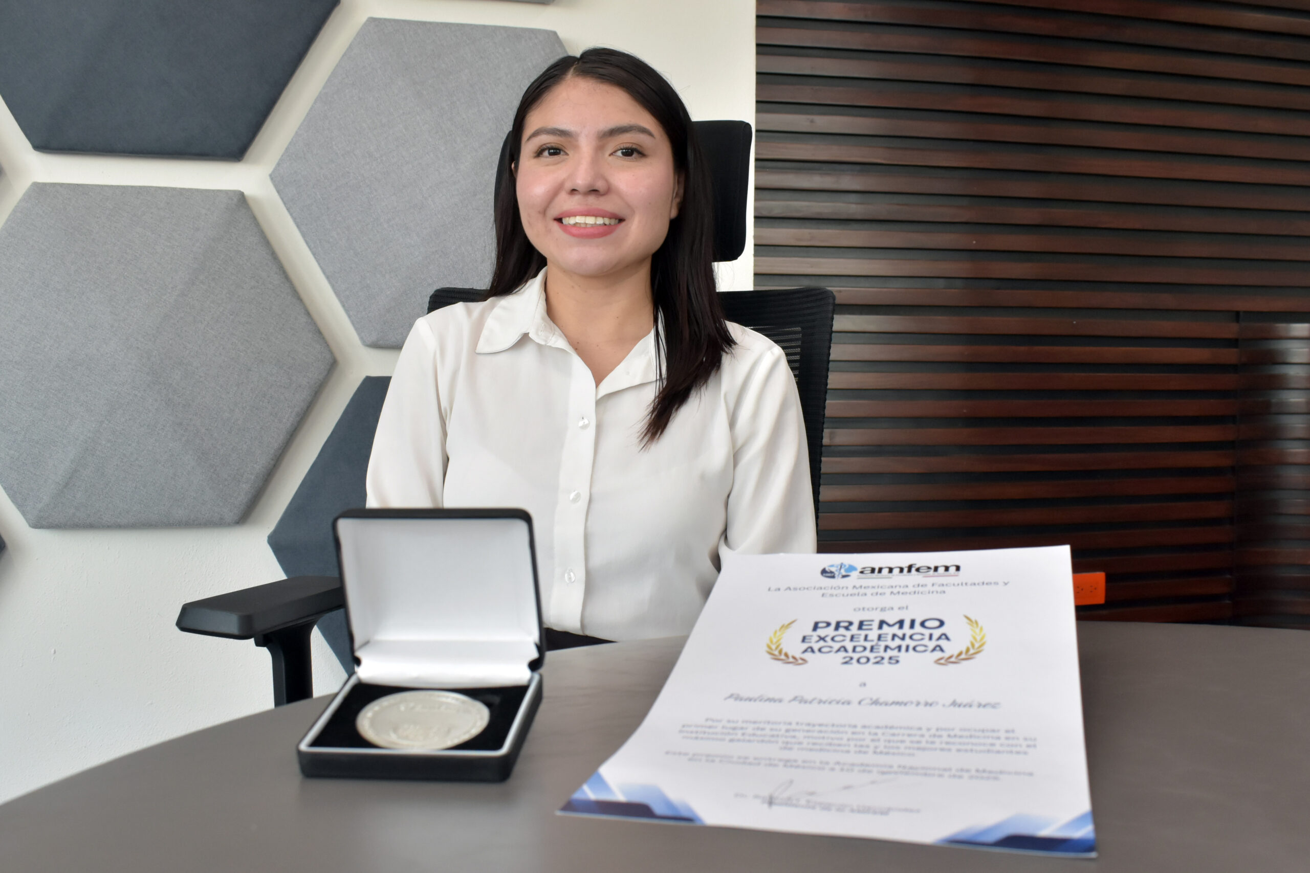 Obtiene pasante de Medicina de la BUAP Premio a la Excelencia Académica 2025