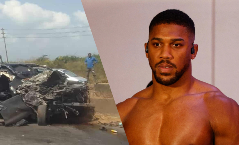El boxeador Anthony Joshua resultó herido en un accidente automovilístico en el que dos personas perdieron la vida