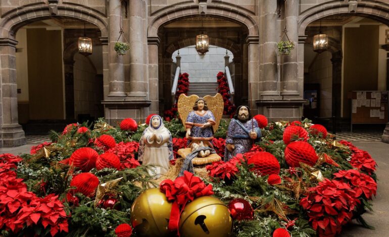 Recorrido por los Nacimientos Poblanos ilumina el Centro Histórico de Puebla