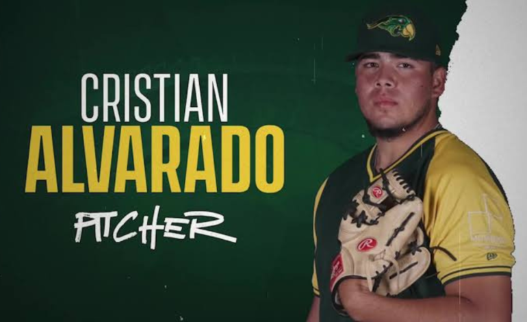 El poblano Cristian Alvarado firma con Marineros
