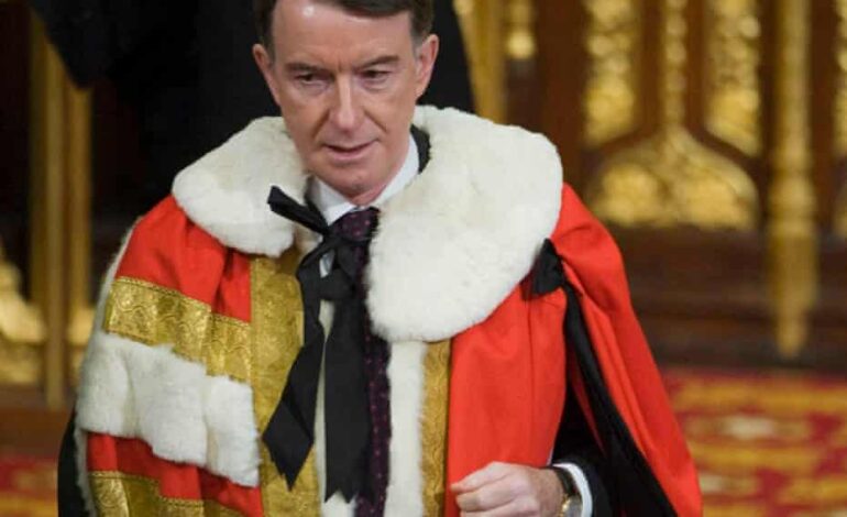 Peter Mandelson podría ser investigado por la policía británica tras revelarse que envío informacion confidencial del gobierno a Jeffrey Epstein