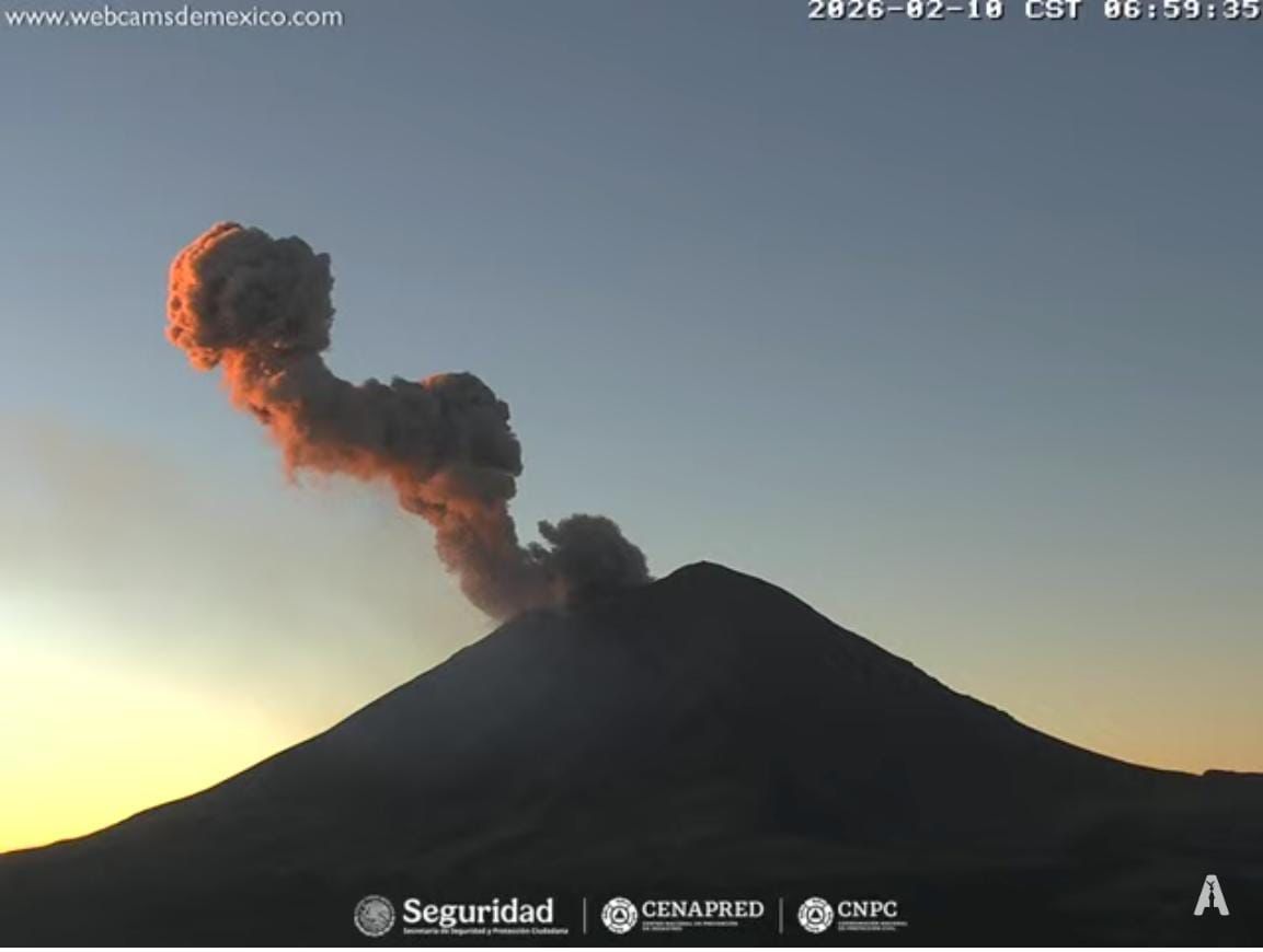 Popocatépetl emite fumarola de 1 Km; actividad permanece en amarillo fase 2