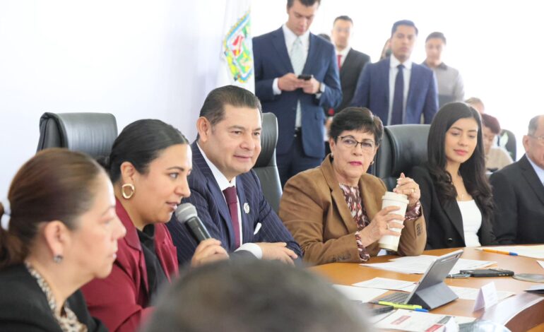 Aumento en recaudación se refleja en mejores obras para familias poblanas: Armenta