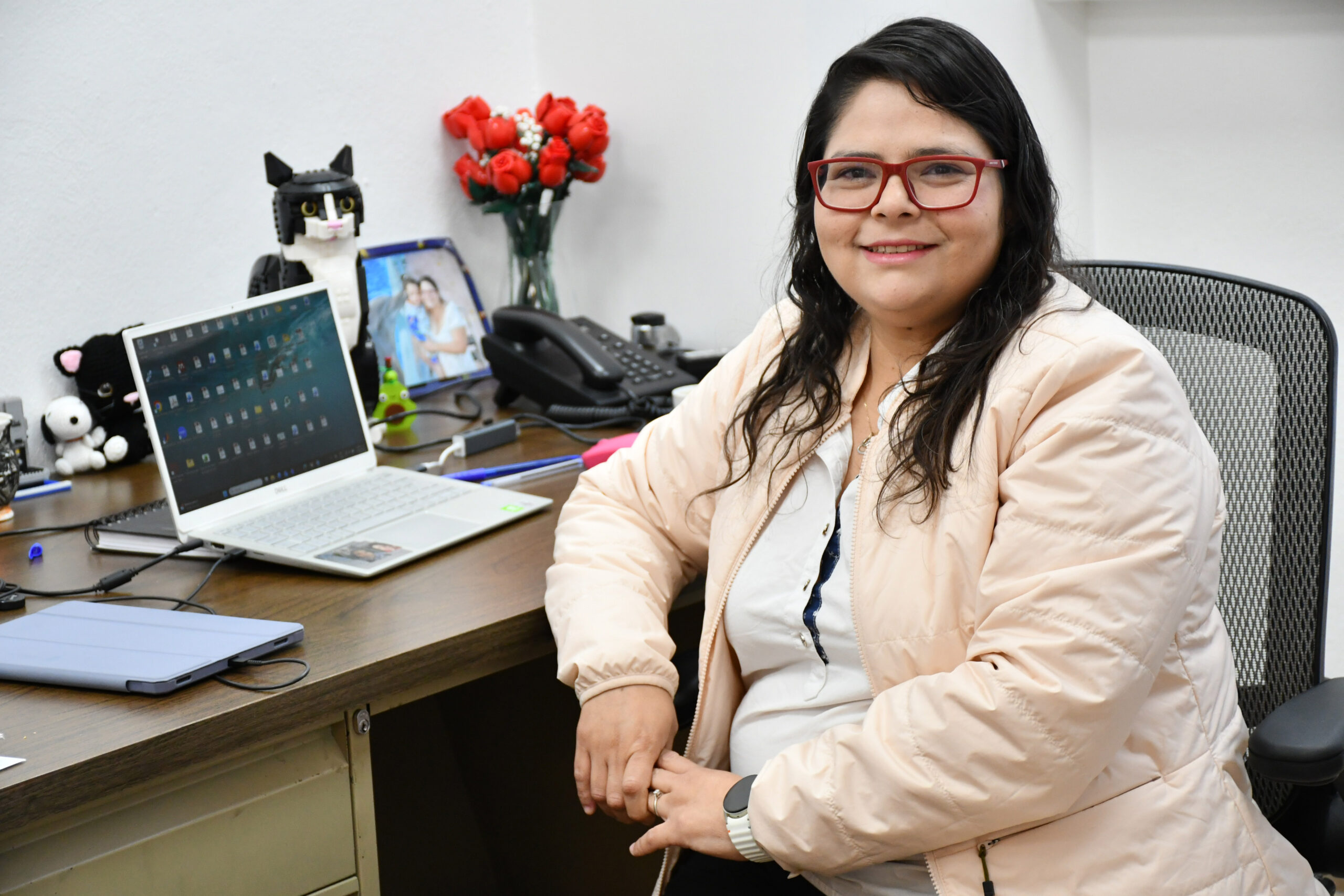 Janani Diliegros Godines, investigadora de la BUAP, desarrolla materiales para energía solar de nueva generación