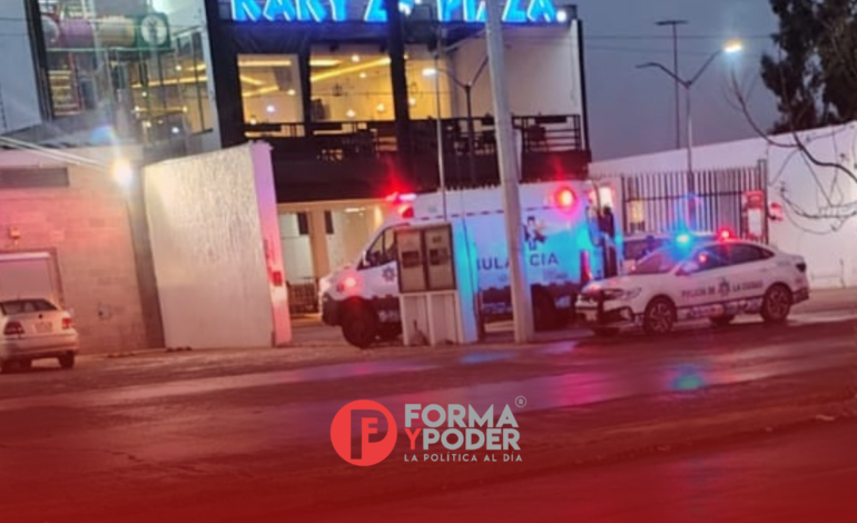 Mujer es apuñalada durante riña familiar en pizzería de Boulevard Carmelita, en Puebla