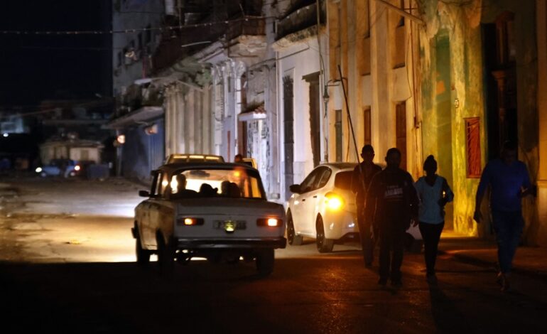 Cuba restablece el servicio eléctrico tras apagón que dejó sin energía a 10 millones de personas