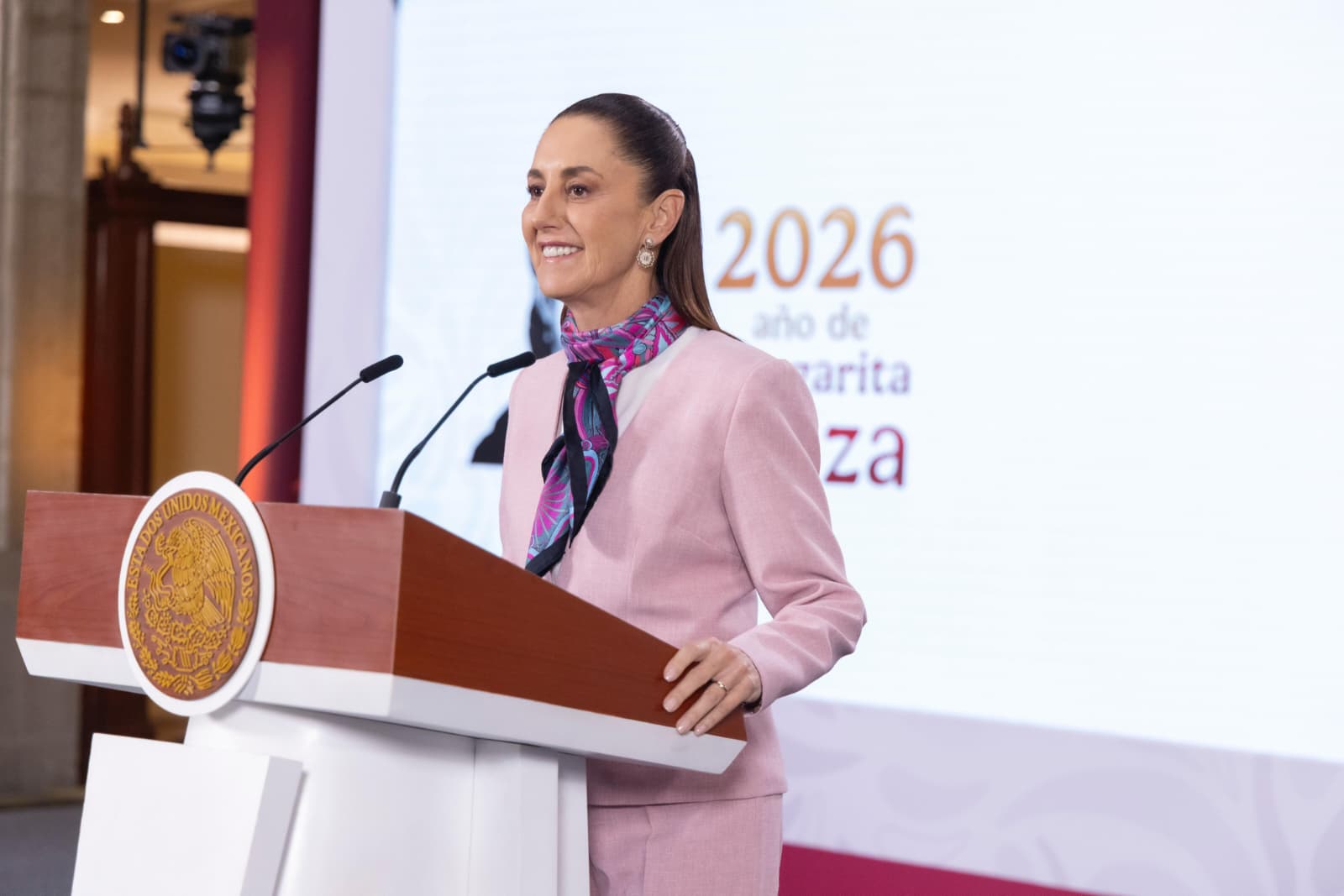 Sheinbaum confirma que el tren suburbano pasará a manos del estado y se llamará «Felipe Ángeles»