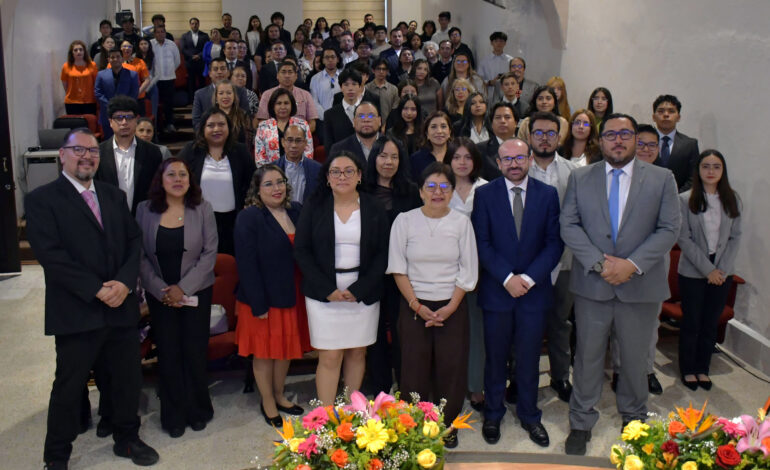 Directora de la Preparatoria Emiliano Zapata de la BUAP rinde su primer informe de labores