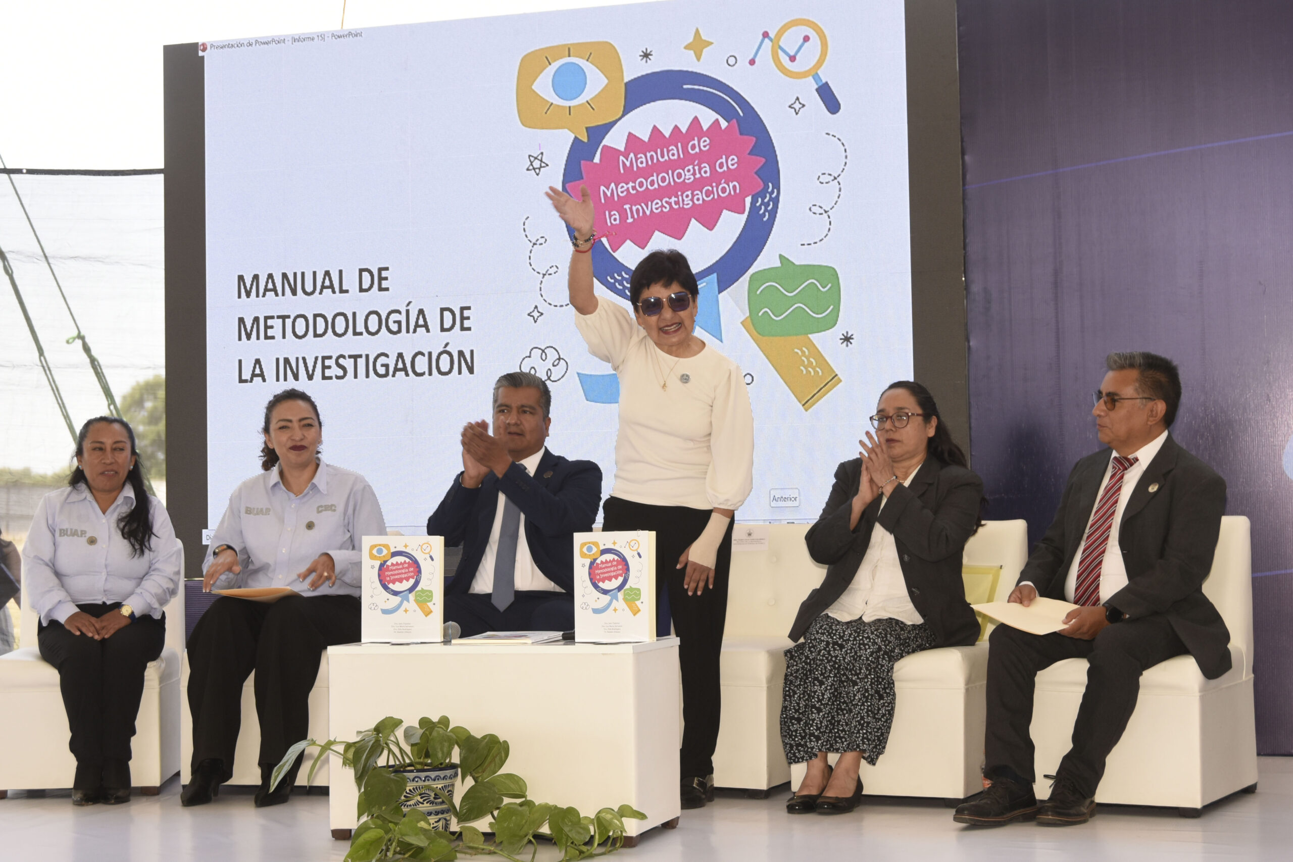 Docentes BUAP presentan el libro Metodología de la Investigación, en la sede de Acajete