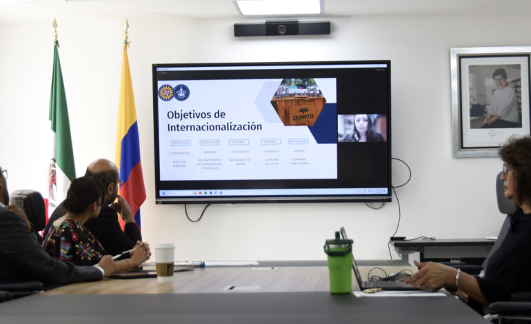 Estudiantes obtienen titulación por la BUAP y la Universidad de Santo Tomás-Tunja, Colombia