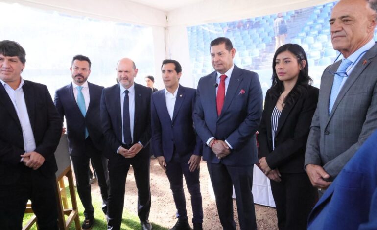 CONADE y Gobierno de Puebla anuncian construcción de canchas deportivas en el estado