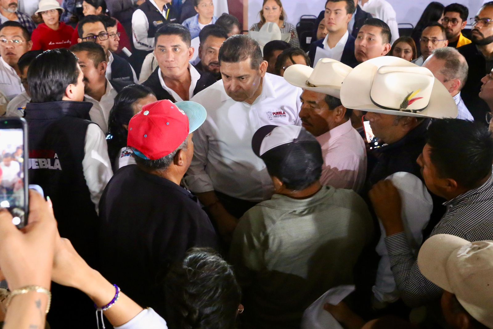 Alejandro Armenta impulsa inversión en seguridad y obra comunitaria en San José Chiapa