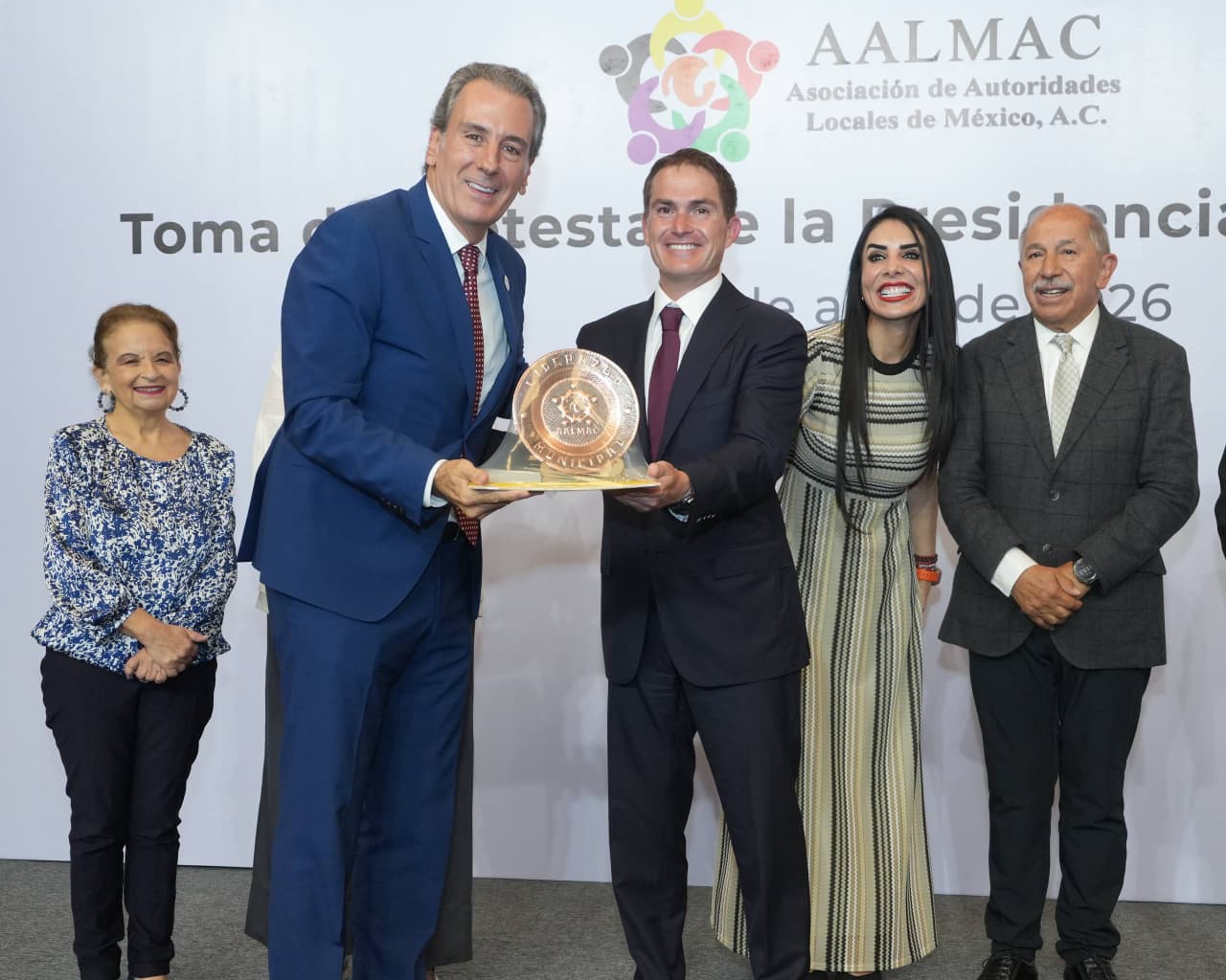 Pepe Chedraui asiste a la Toma de Protesta de la Presidencia de AALMAC