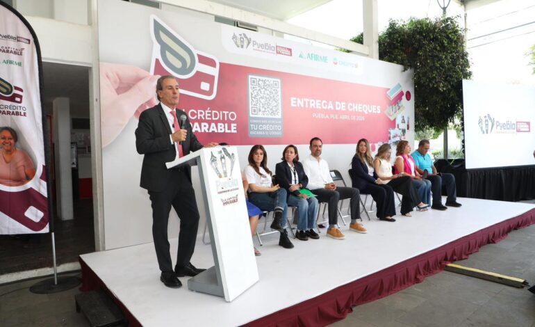 Pepe Chedraui entrega créditos a emprendedoras y emprendedores para fortalecer la economía local