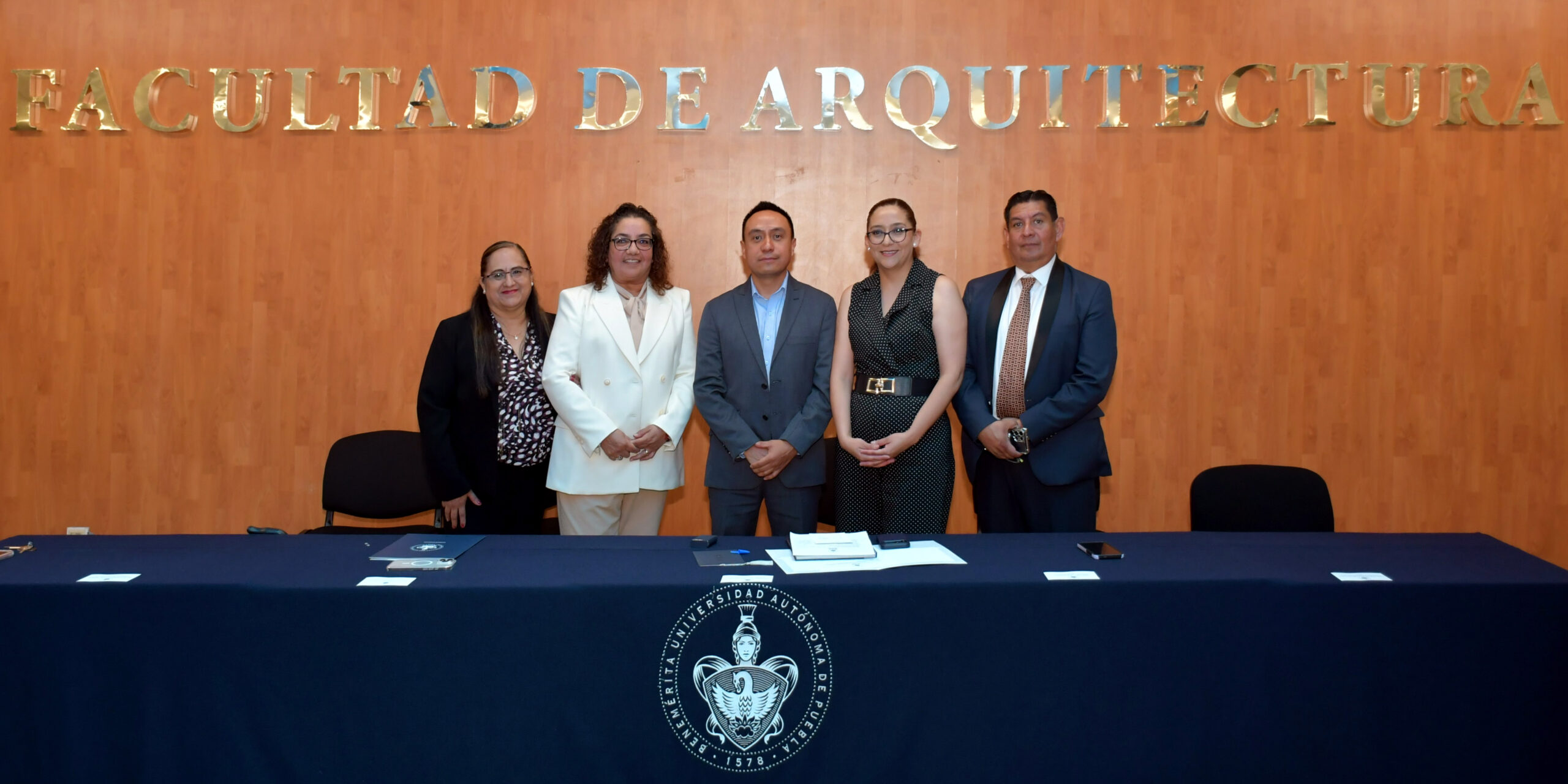 Carola Santiago Azpiazu, directora de la Facultad de Arquitectura presenta su Primer Informe de Labores