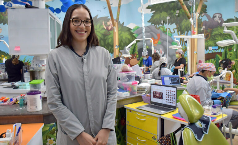 Estudiante de la BUAP investiga cómo fortalecer el esmalte dental para reducir caries en niños