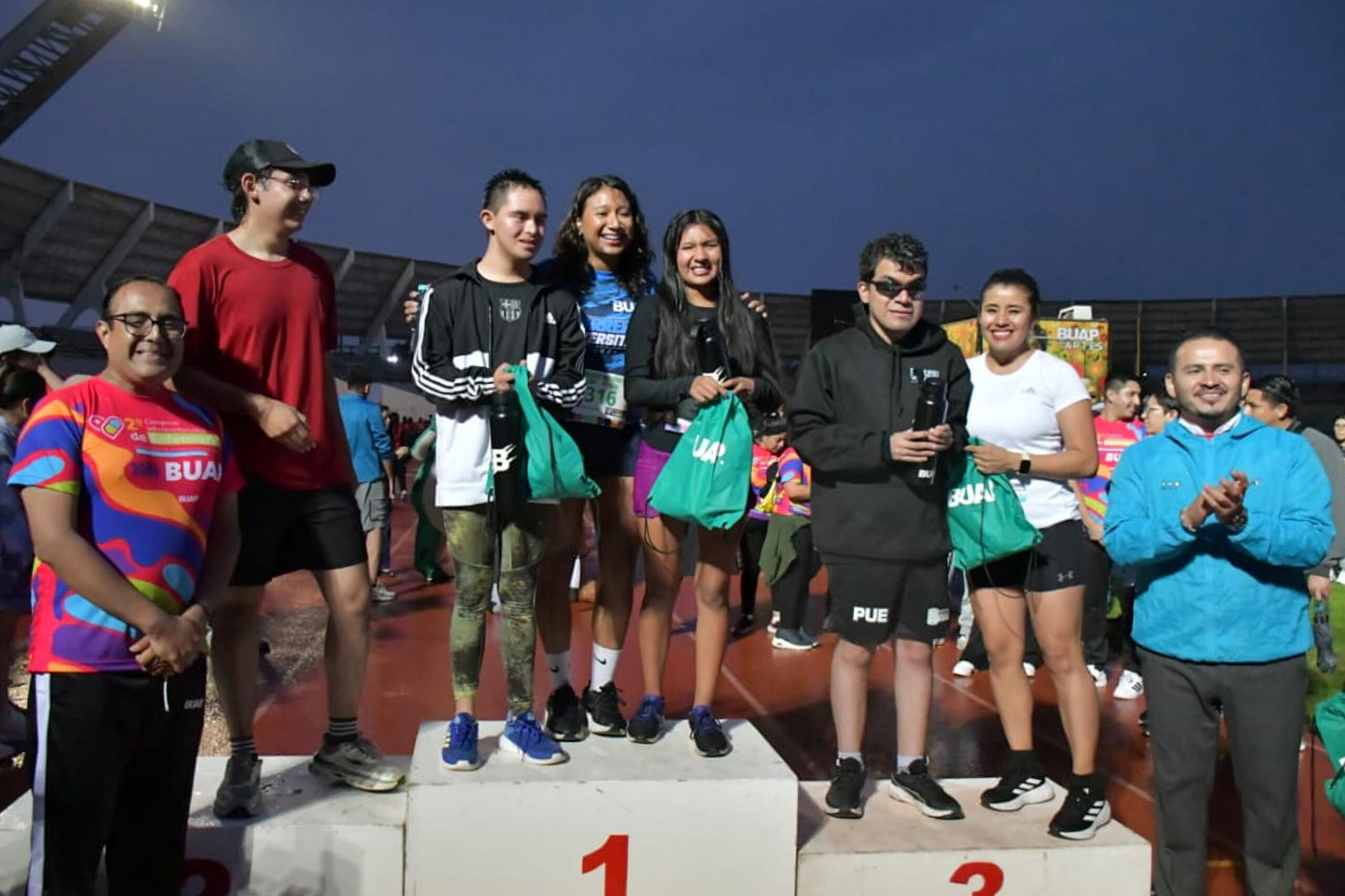 Se celebra la carrera nocturna de Enfermería de la BUAP en Ciudad Universitaria