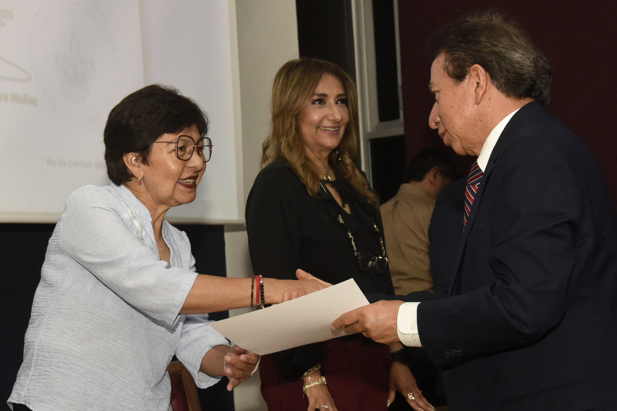 Rectora Lilia Cedillo reconoce la labor de académicos de la Facultad de Contaduría Pública