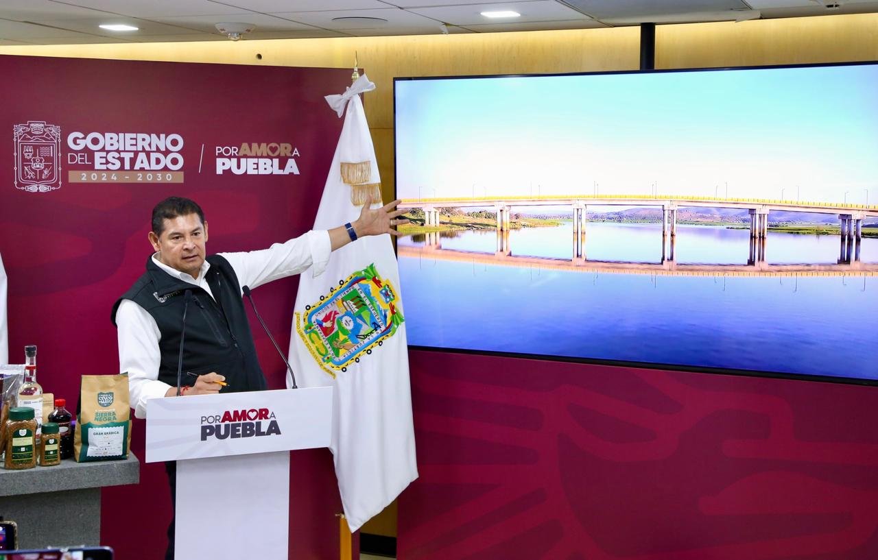 Armenta Mier reporta un avance del 98% en la construcción del Puente de la Transformación