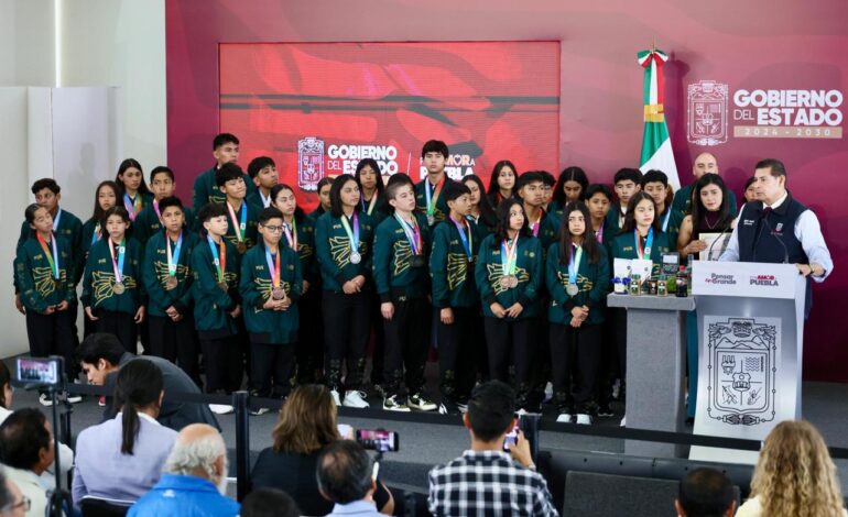 Premian esfuerzo de atletas poblanos en Olimpiada CONADE 2026