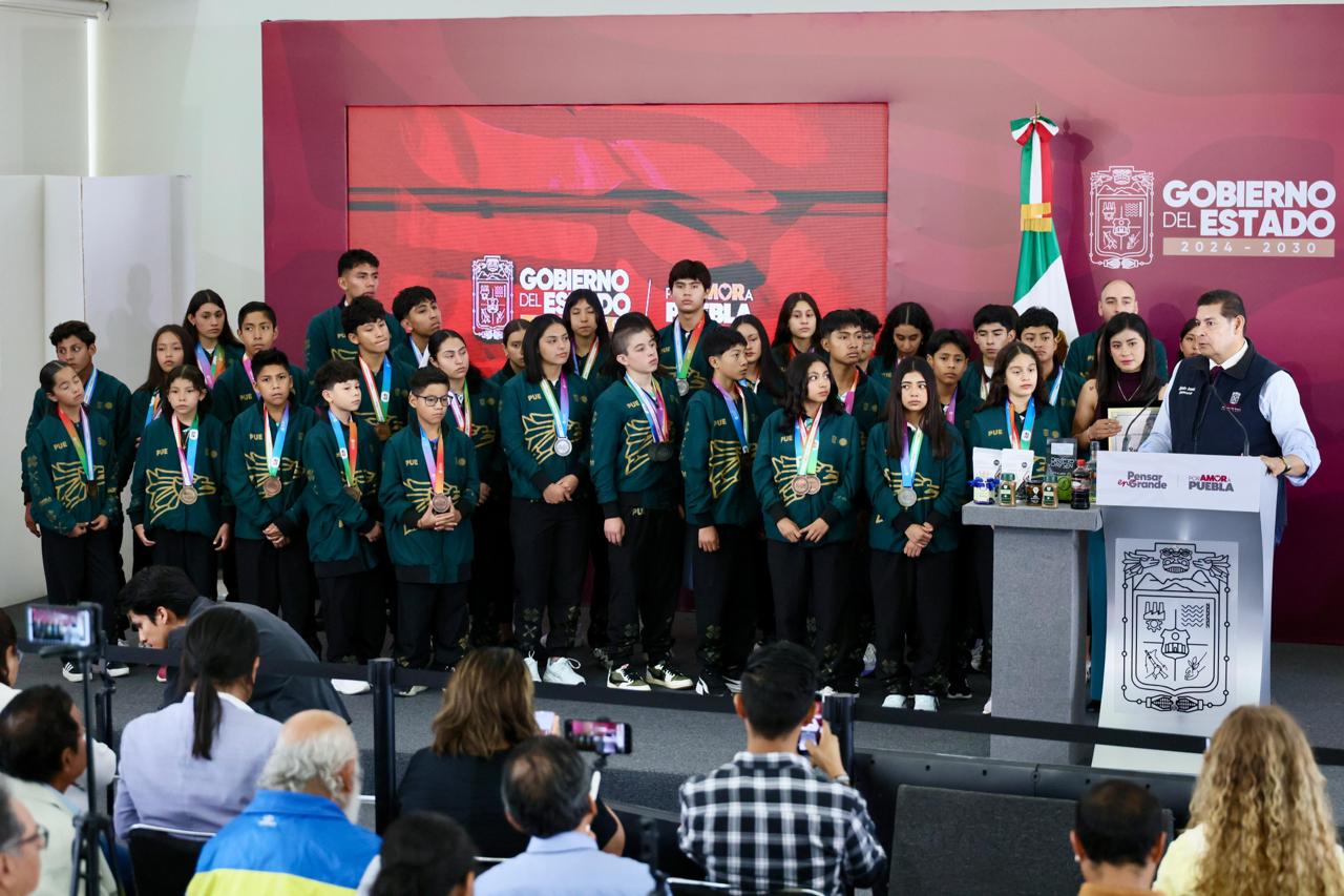 Premian esfuerzo de atletas poblanos en Olimpiada CONADE 2026
