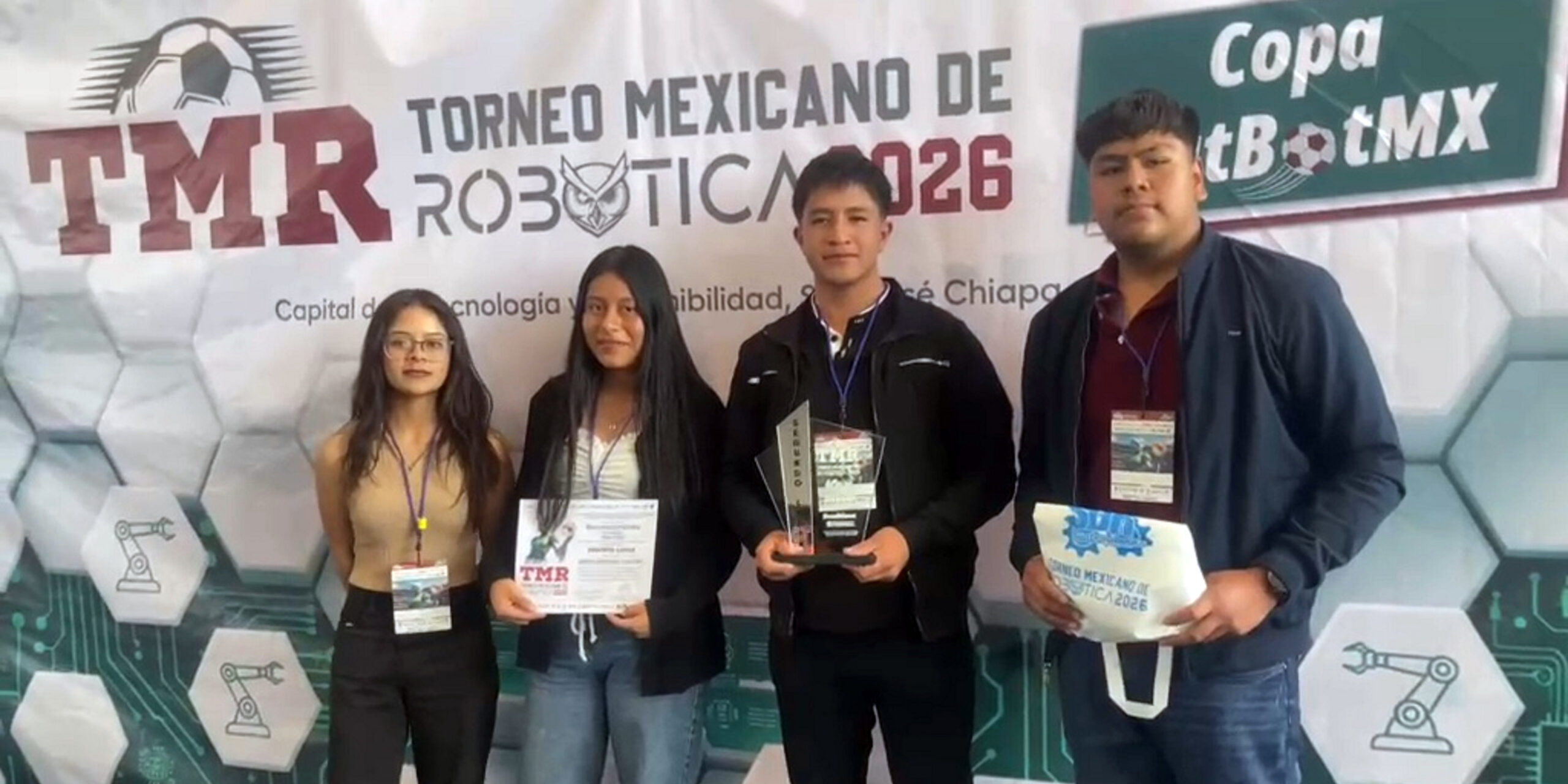Alumnos de ingeniería de la BUAP obtienen segundo lugar en el Torneo Mexicano de Robótica 2026