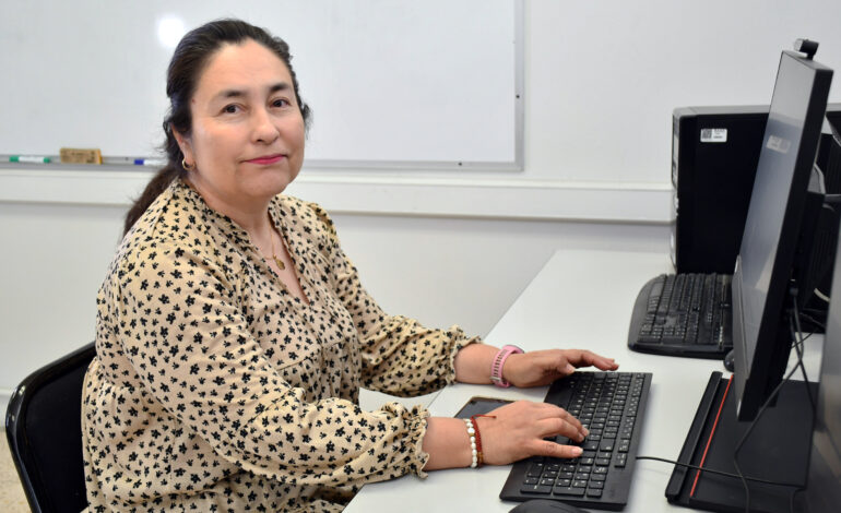 Dra. Mireya Tovar Vidal, destacada investigadora de la Facultad de Ciencias de la Computación, comprometida con los estudiantes