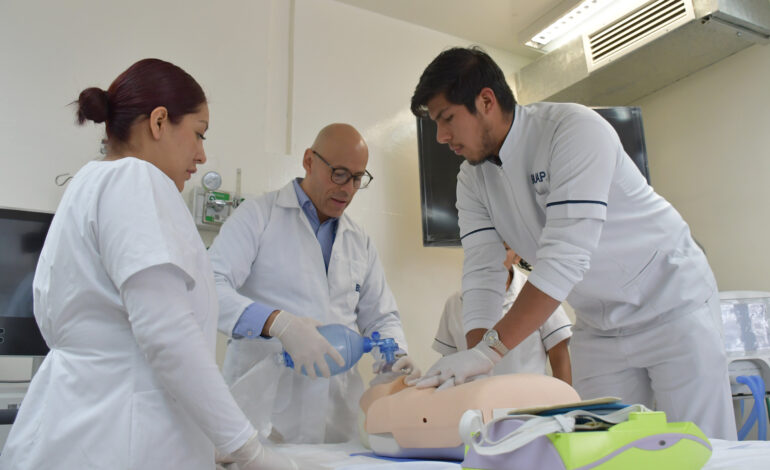 Facultad de Enfermería BUAP: centro certificador en atención de emergencias