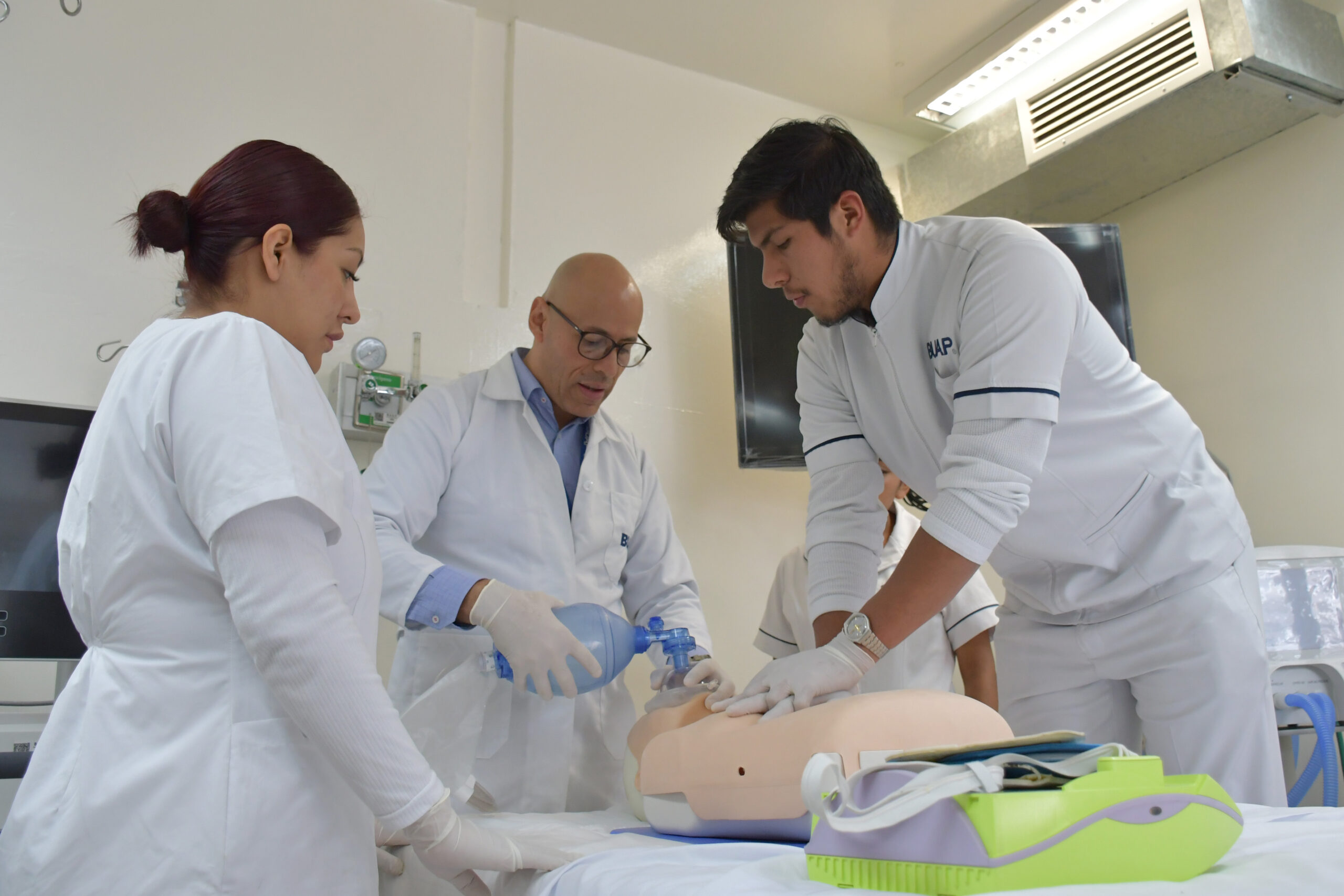 Facultad de Enfermería BUAP: centro certificador en atención de emergencias