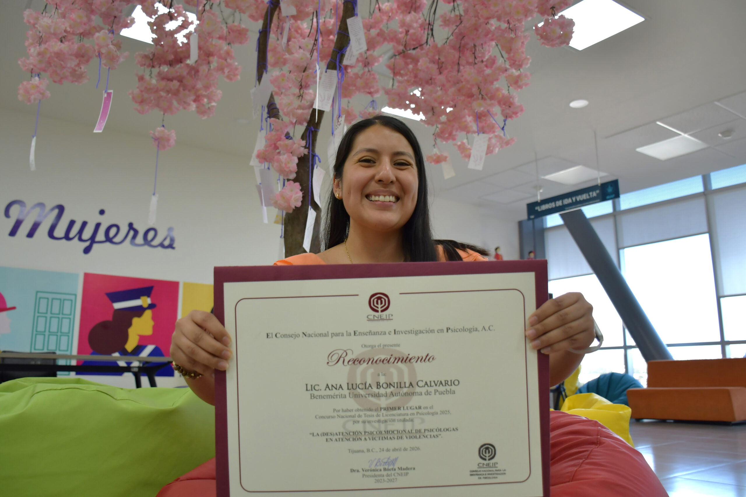 Egresada de Psicología de la BUAP obtiene premio nacional a la mejor tesis