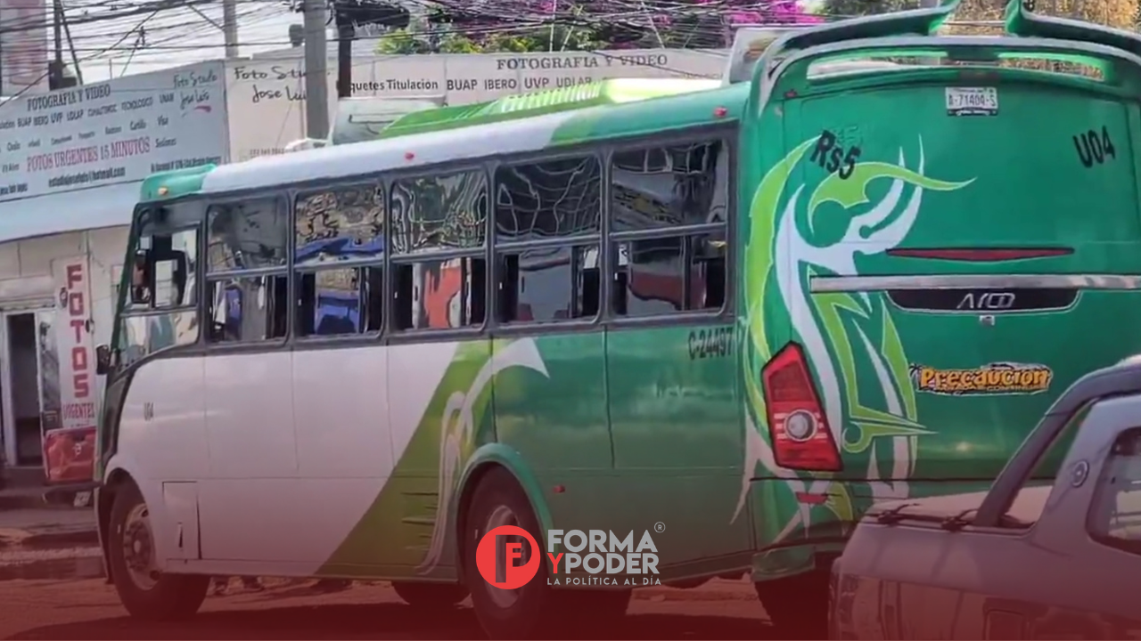 Hombre pierde la vida de un infarto en unidad de la ruta S5 Azumiatla sobre Avenida Nacional