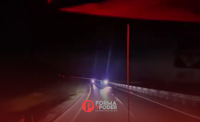Transportista evita asalto tras embestir a grupo de delincuentes en la autopista Puebla-Orizaba