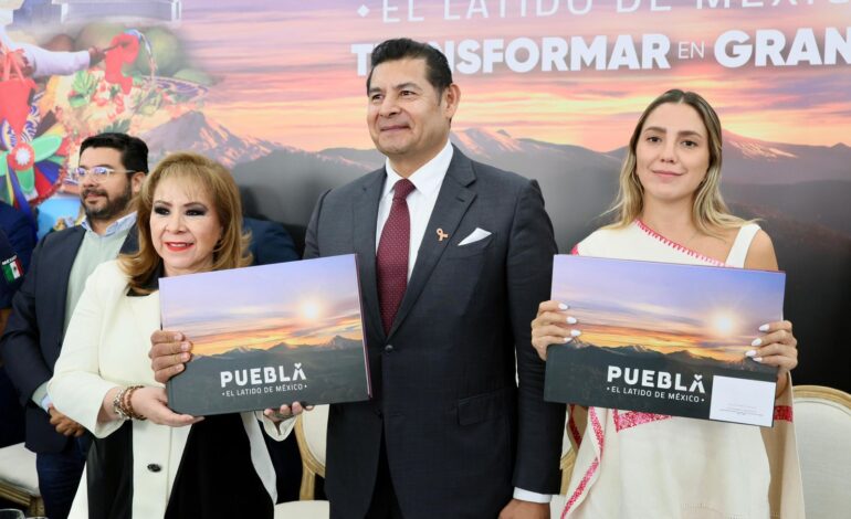 Alejandro Armenta presenta el libro «Puebla, El Latido de México», obra que expone la riqueza turística del estado