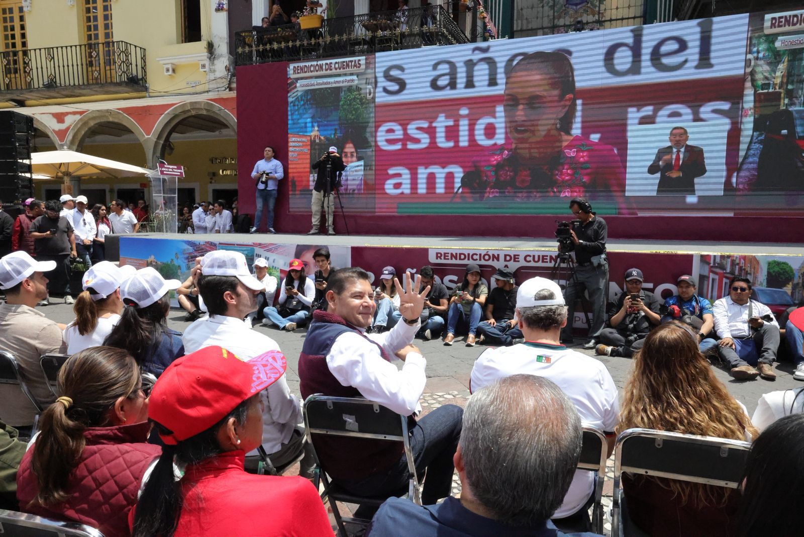 Se presenta la rendición de cuentas de la presidenta Sheinbaum en el zócalo de Puebla