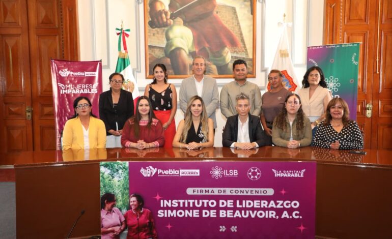 Pepe Chedraui encabeza firma de convenio entre la Secretaría de las Mujeres y el Instituto Simone de Beauvoir A.C