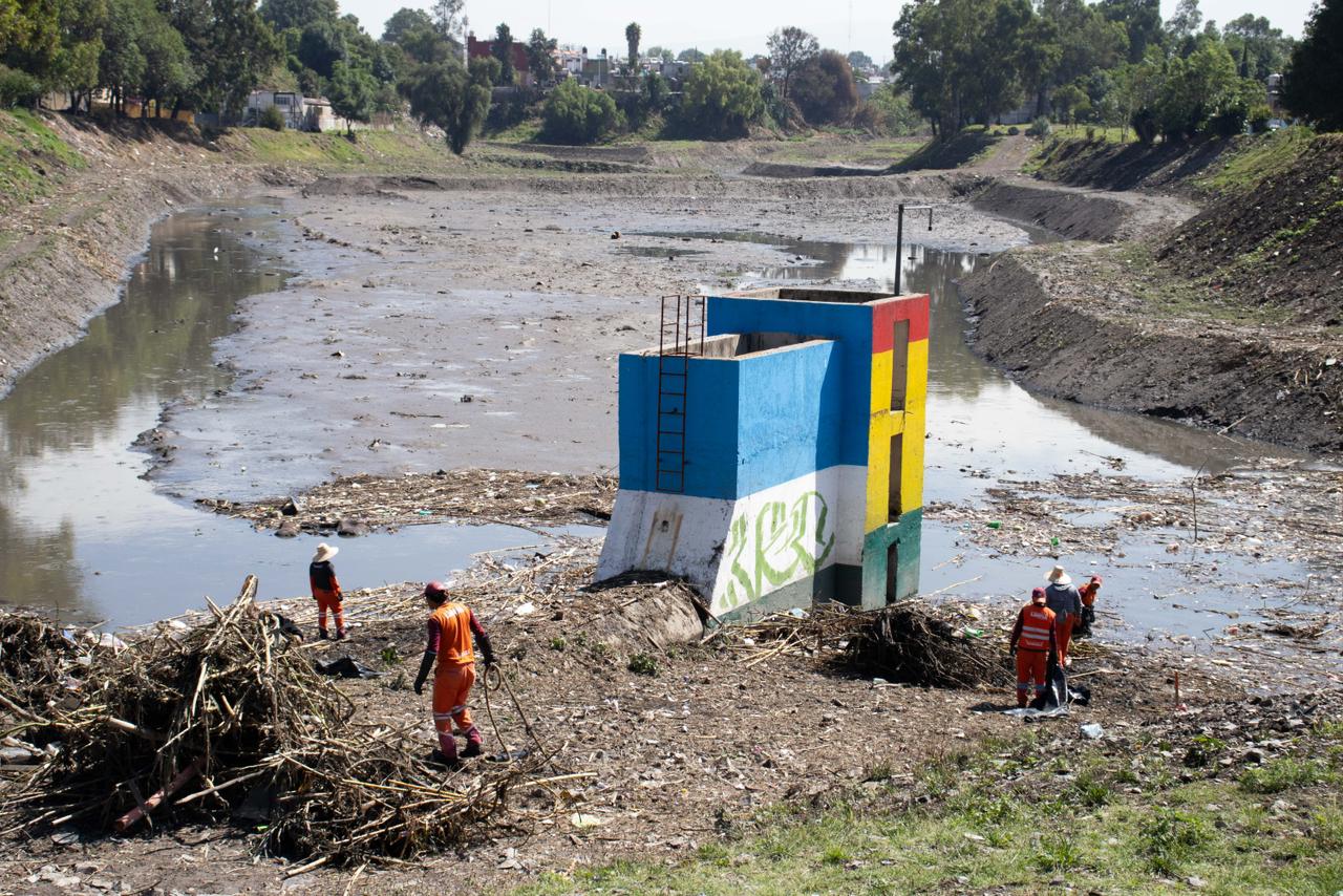 Ayuntamiento de Puebla realiza jornada de limpieza en Puente Negro ante temporada de lluvias  