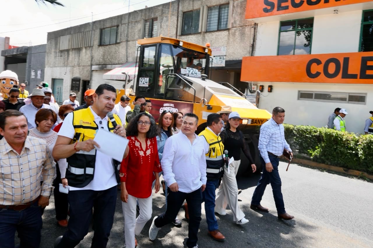 Convoca gobernador Armenta Mier a organización vecinal para rehabilitación de accesos a colonias